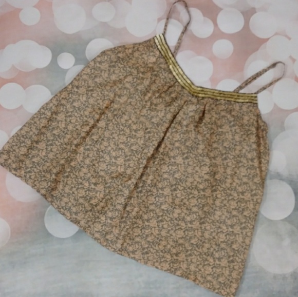 Sequenced neckline top - Picture 3 of 7